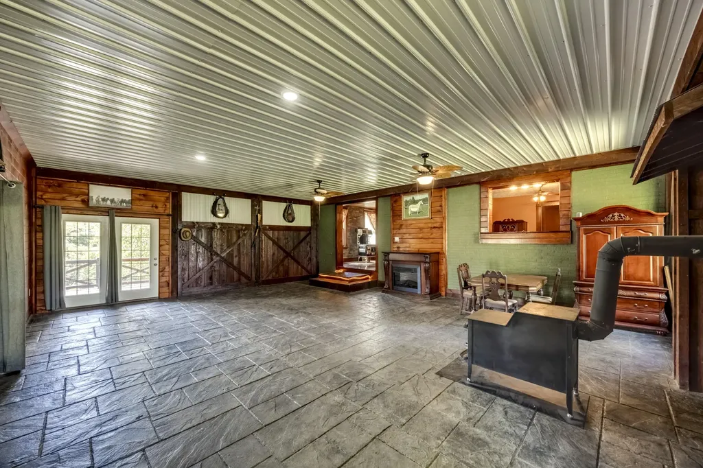 10900 Us Highway 127 Hustonville KY 40437