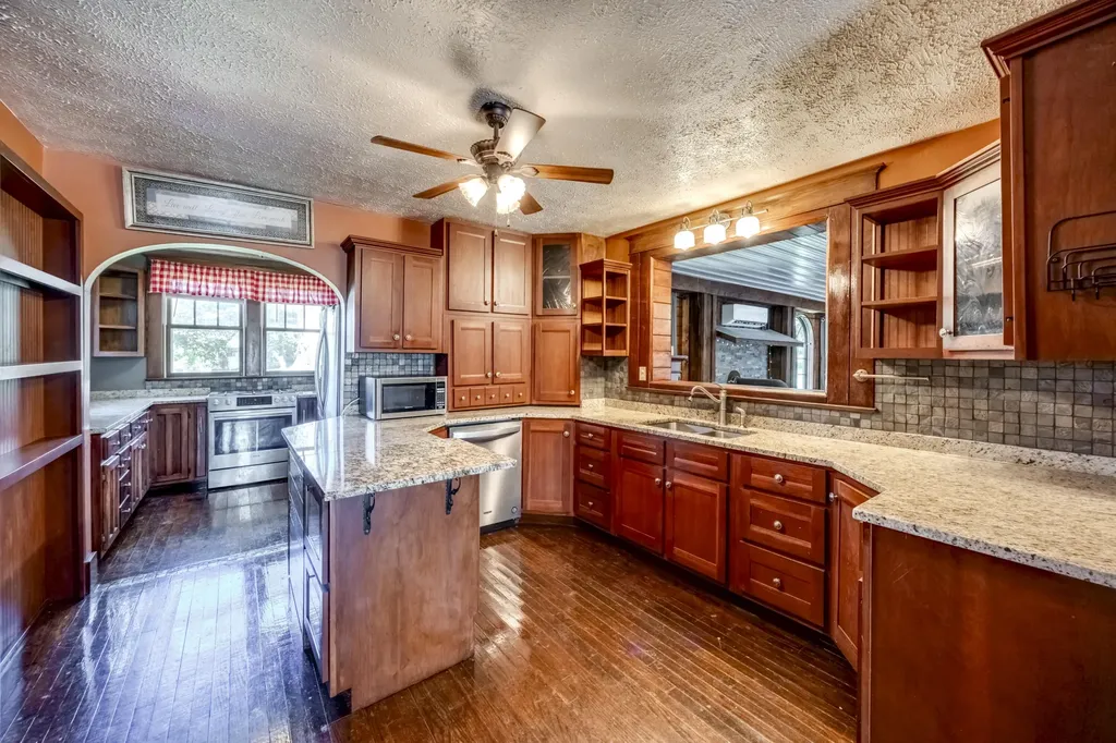 10900 Us Highway 127 Hustonville KY 40437