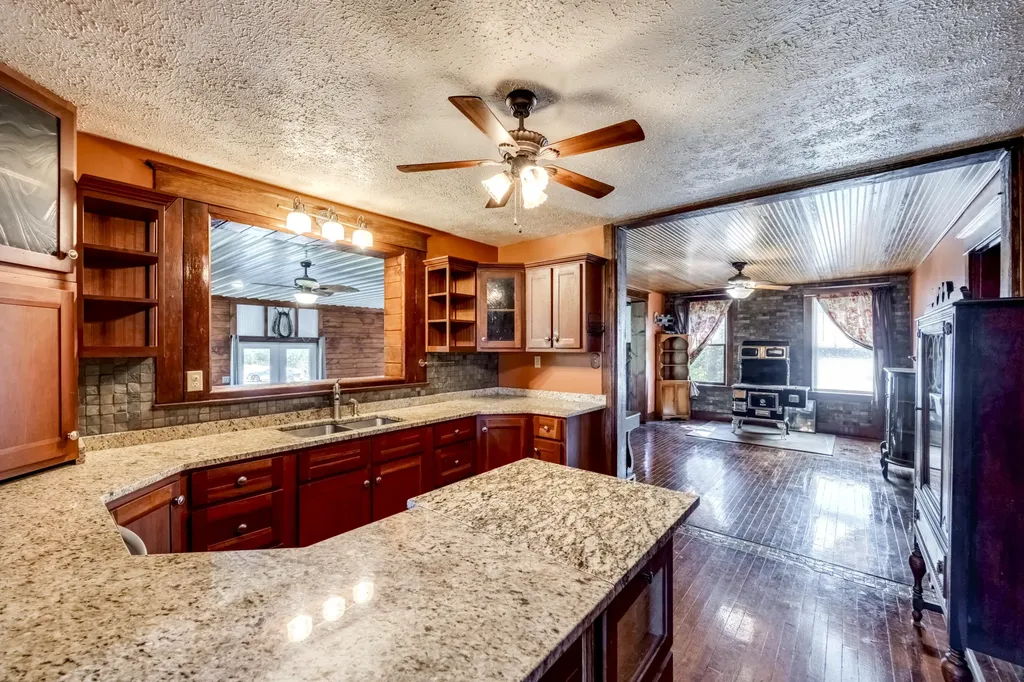 10900 Us Highway 127 Hustonville KY 40437