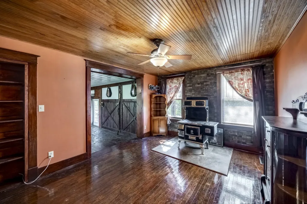 10900 Us Highway 127 Hustonville KY 40437