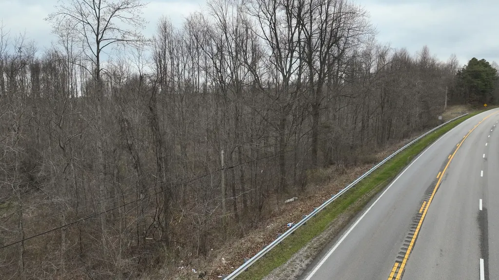 7265 Somerset Road Waynesburg KY 40489