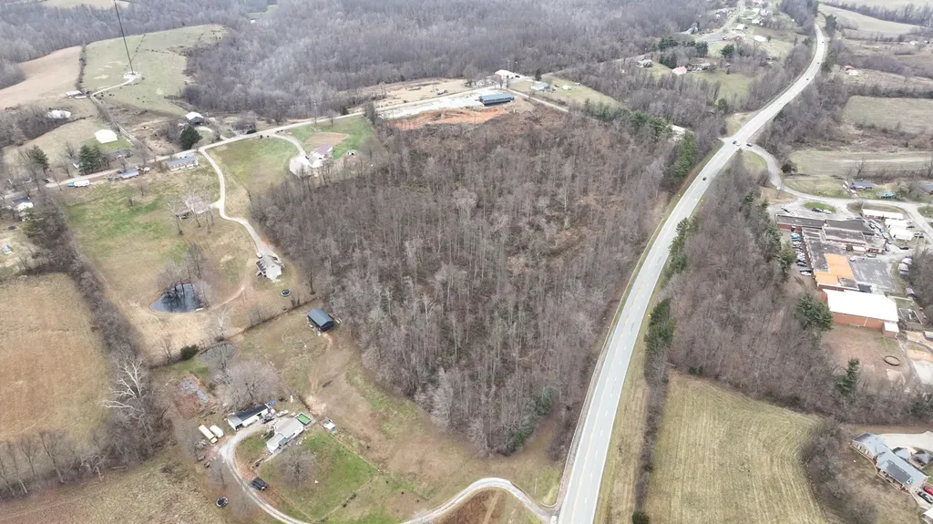 7265 Somerset Road Waynesburg KY 40489