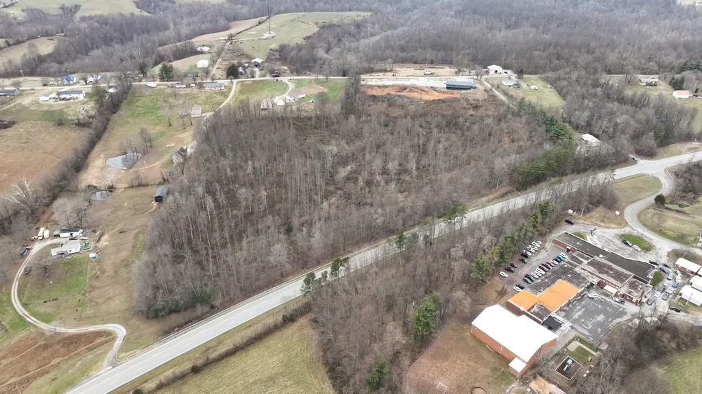 7265 Somerset Road Waynesburg KY 40489