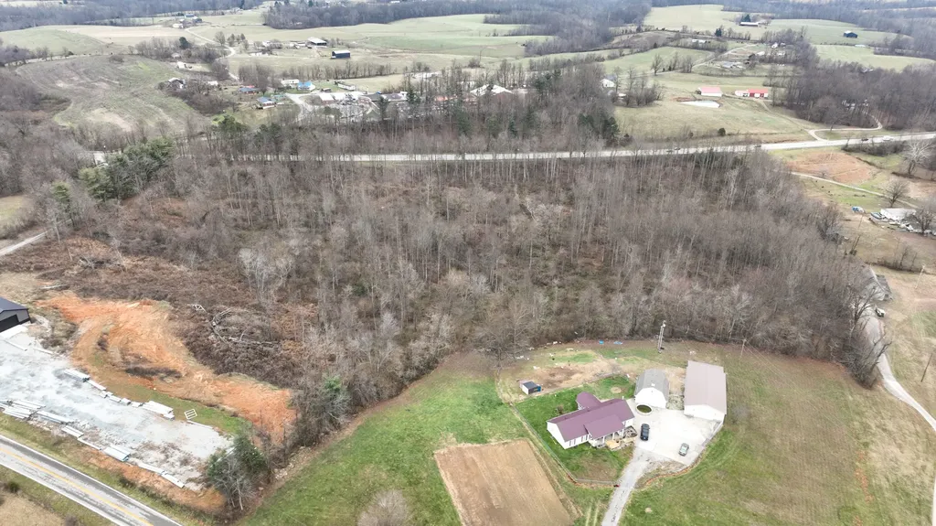 7265 Somerset Road Waynesburg KY 40489