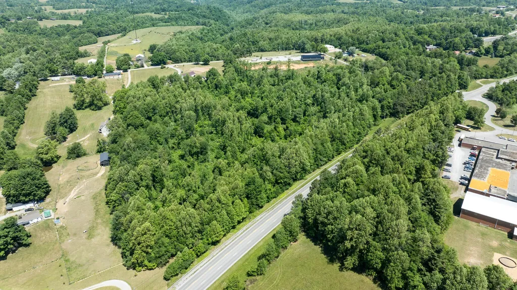 7265 Somerset Road Waynesburg KY 40489