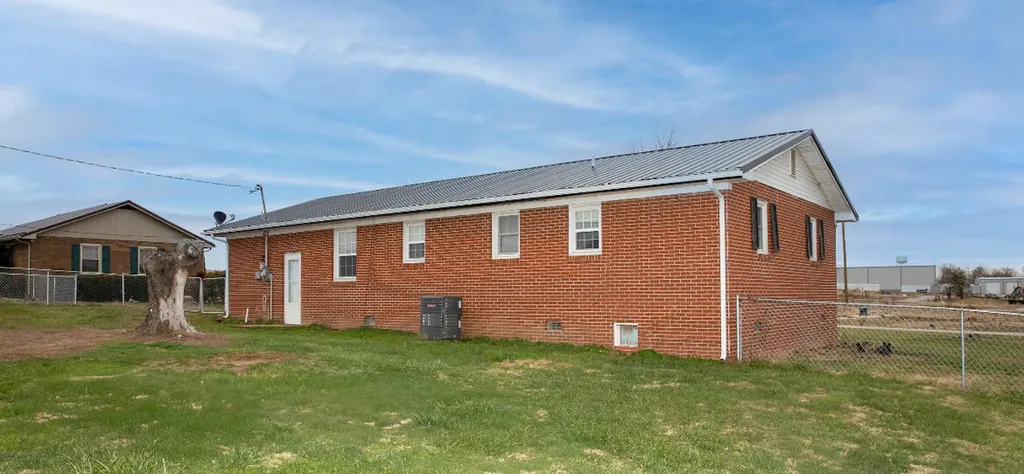 208 Meadowlane Road London KY 40744