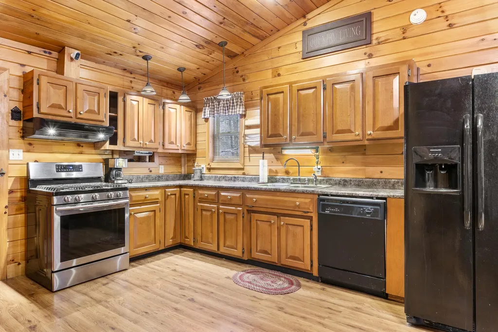 1435 Pilot Road Stanton KY 40380