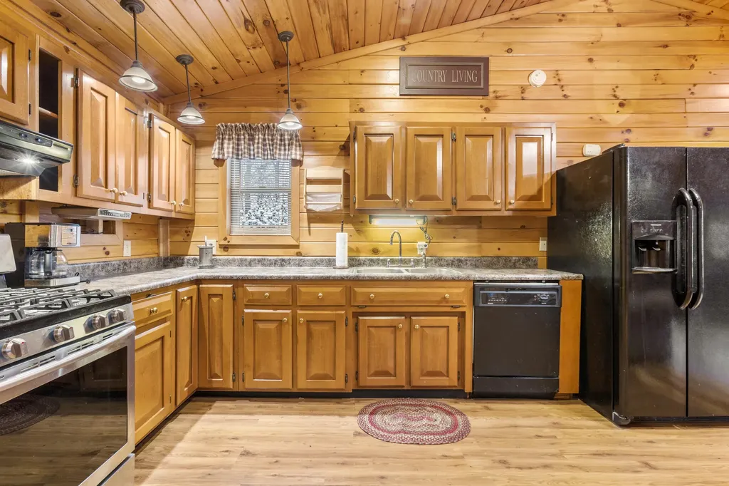 1435 Pilot Road Stanton KY 40380