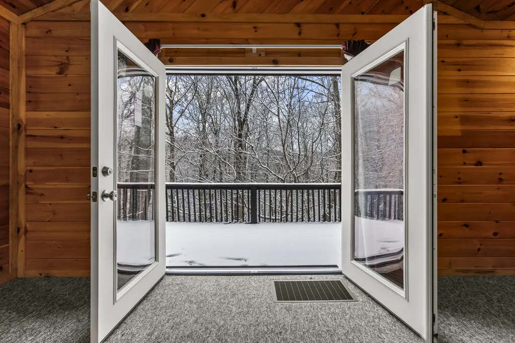 1435 Pilot Road Stanton KY 40380