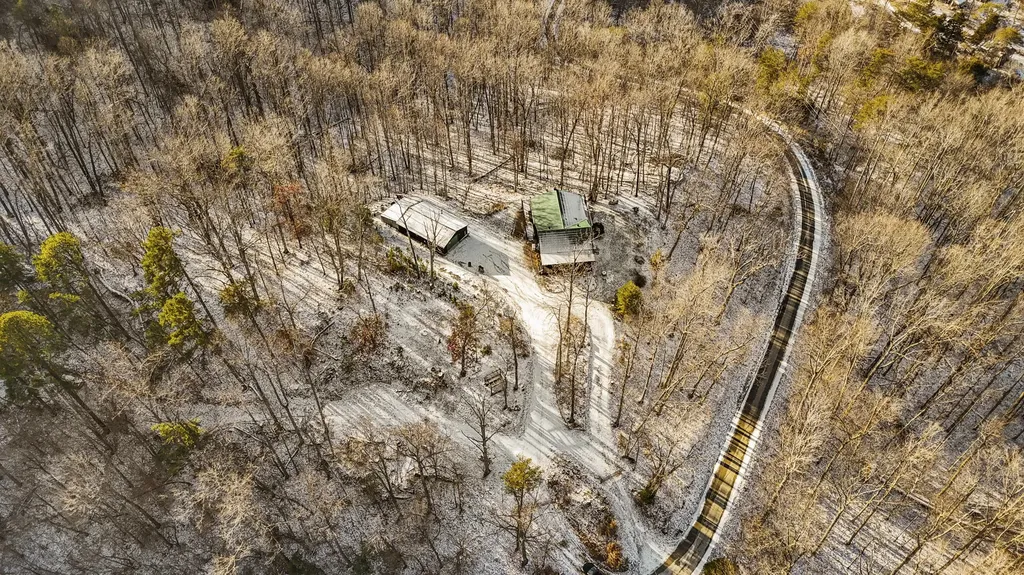 1435 Pilot Road Stanton KY 40380