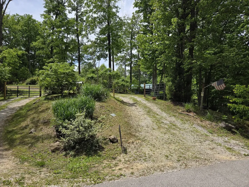 1435 Pilot Road Stanton KY 40380