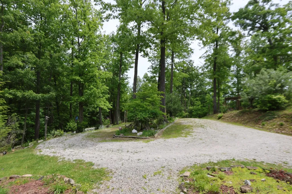 1435 Pilot Road Stanton KY 40380