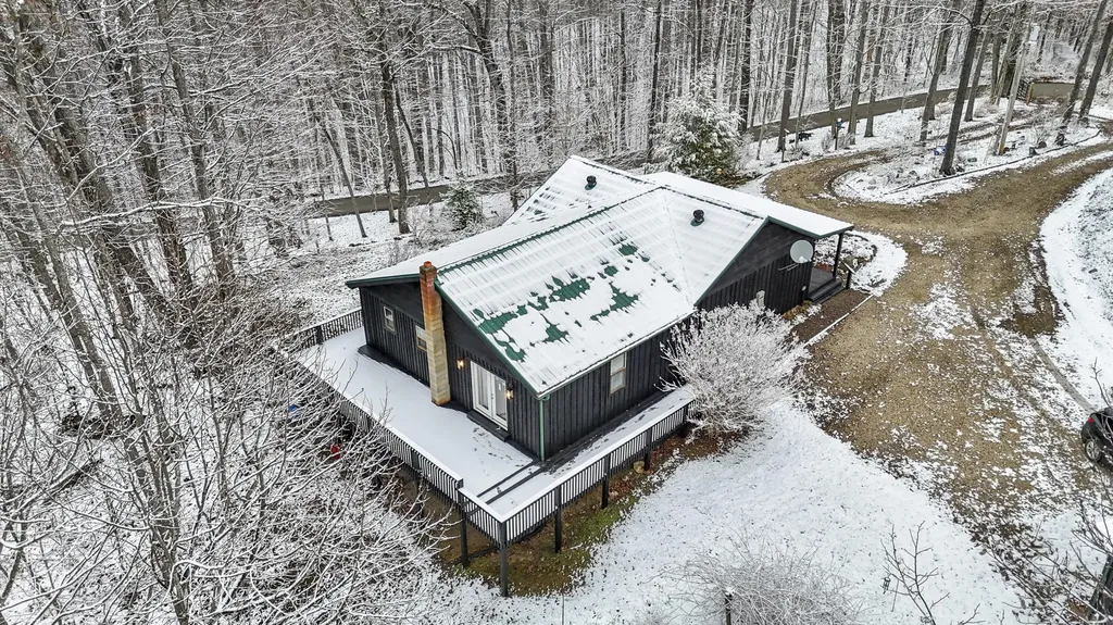 1435 Pilot Road Stanton KY 40380