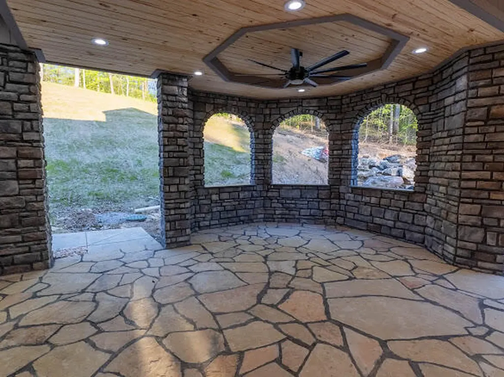 210 Leatherwood Drive London KY 40741