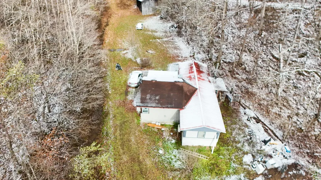 470 Little Bull Creek Road Woollum KY 40906