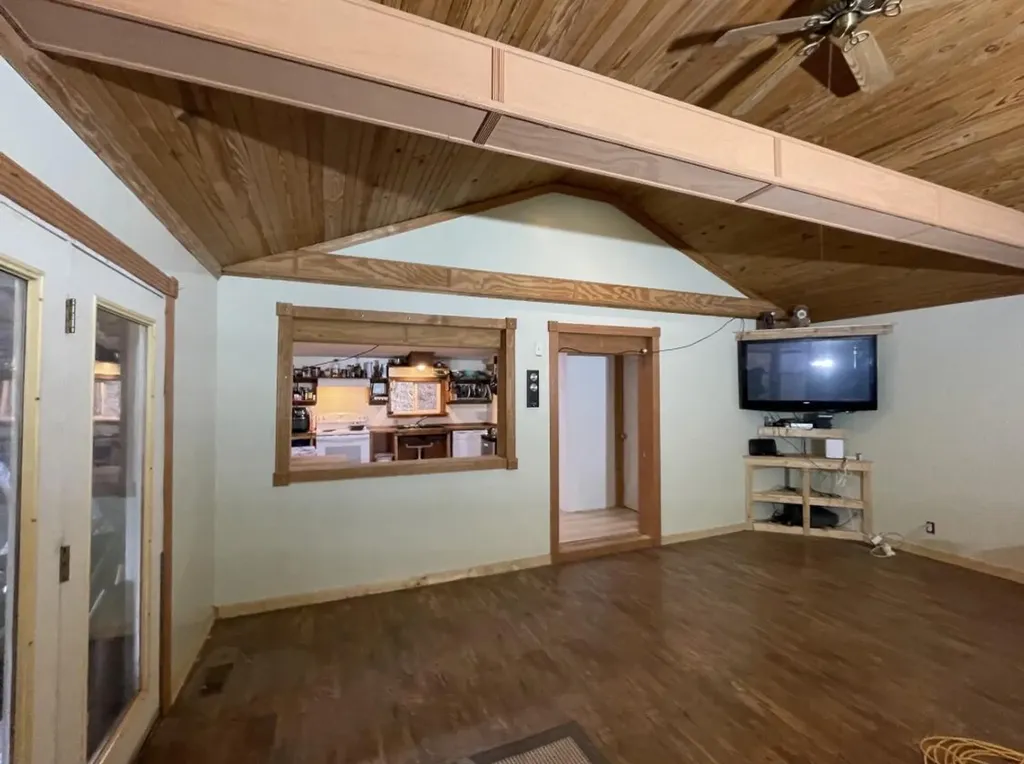 470 Little Bull Creek Road Woollum KY 40906