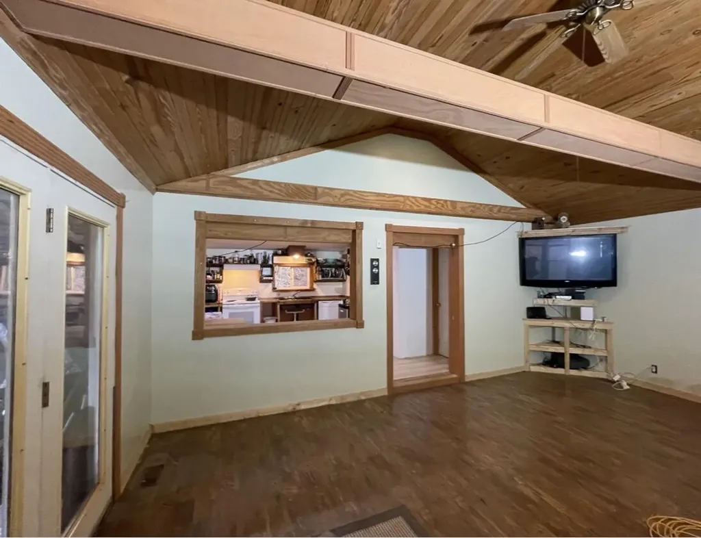 470 Little Bull Creek Road Woollum KY 40906