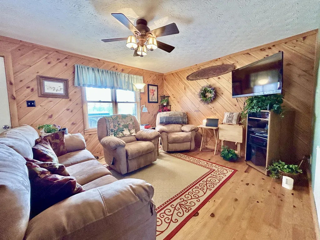 96 Vicki Street Nancy KY 42544