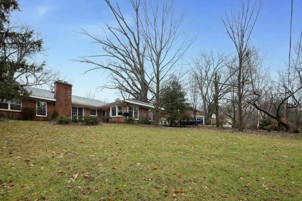 1112 The Lane Lexington KY 40504