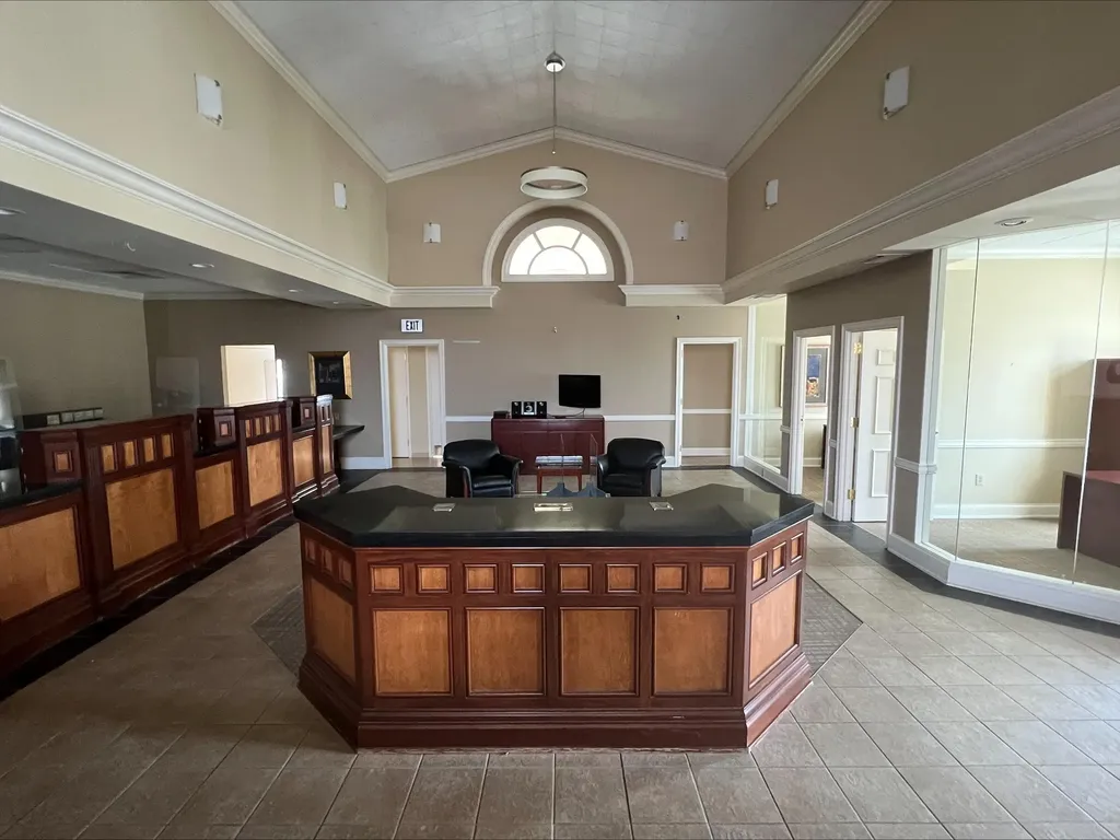 3098 Harrodsburg Road Lexington KY 40503