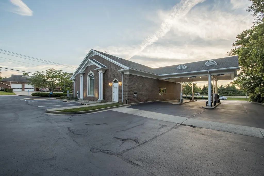 3098 Harrodsburg Road Lexington KY 40503