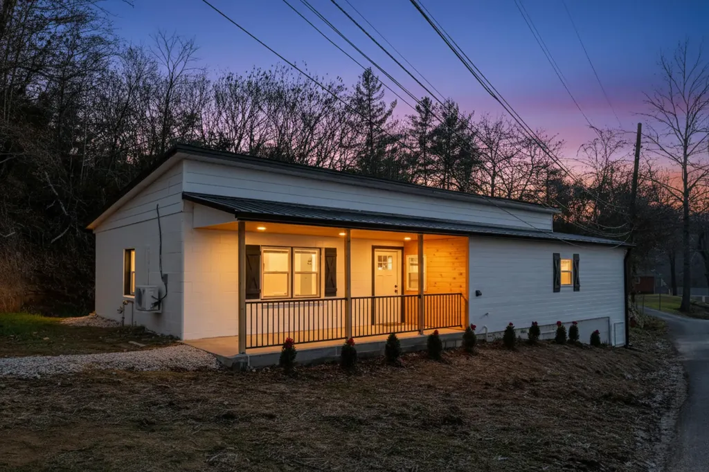 388 E Center Street Beattyville KY 41311
