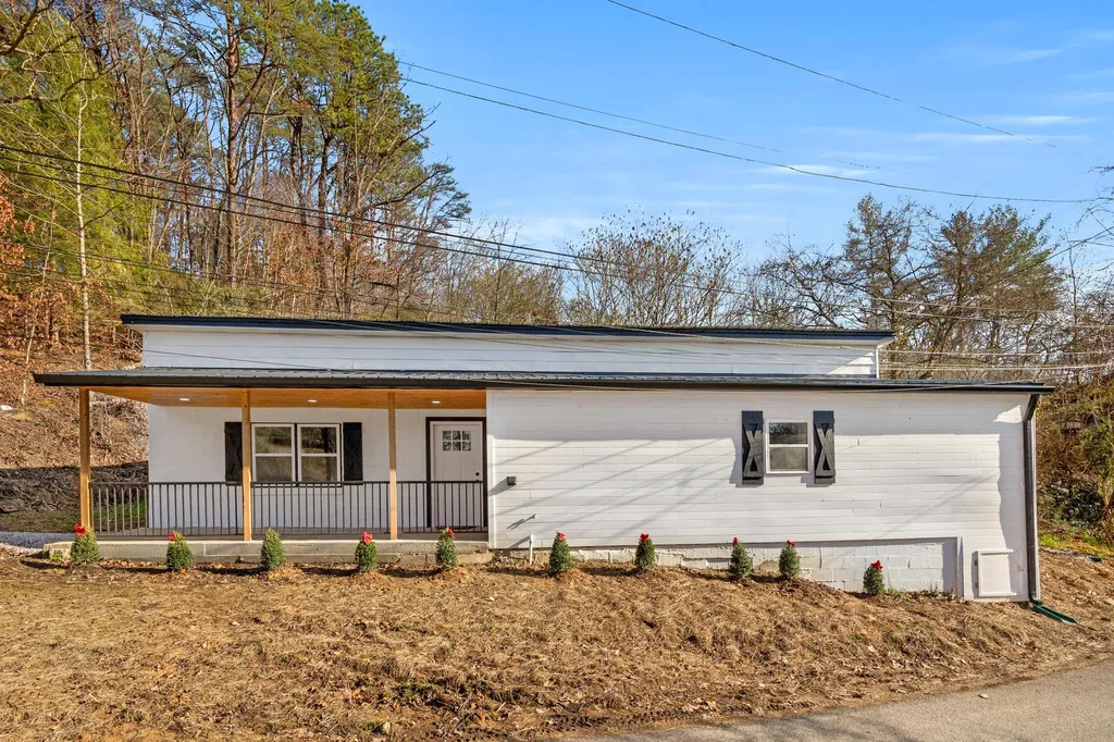 388 E Center Street Beattyville KY 41311