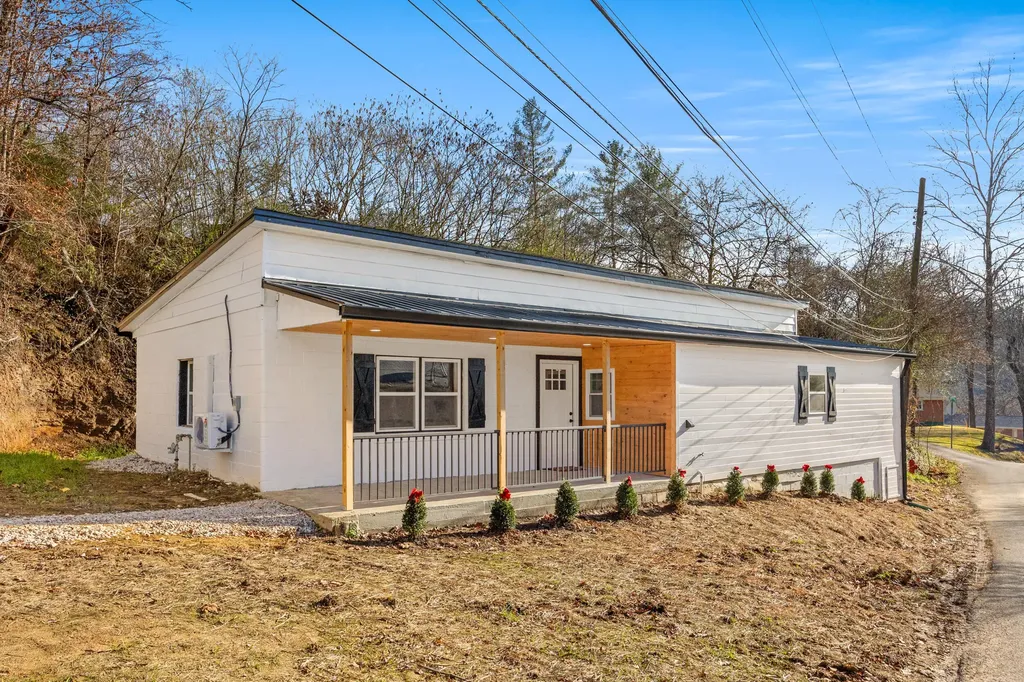 388 E Center Street Beattyville KY 41311