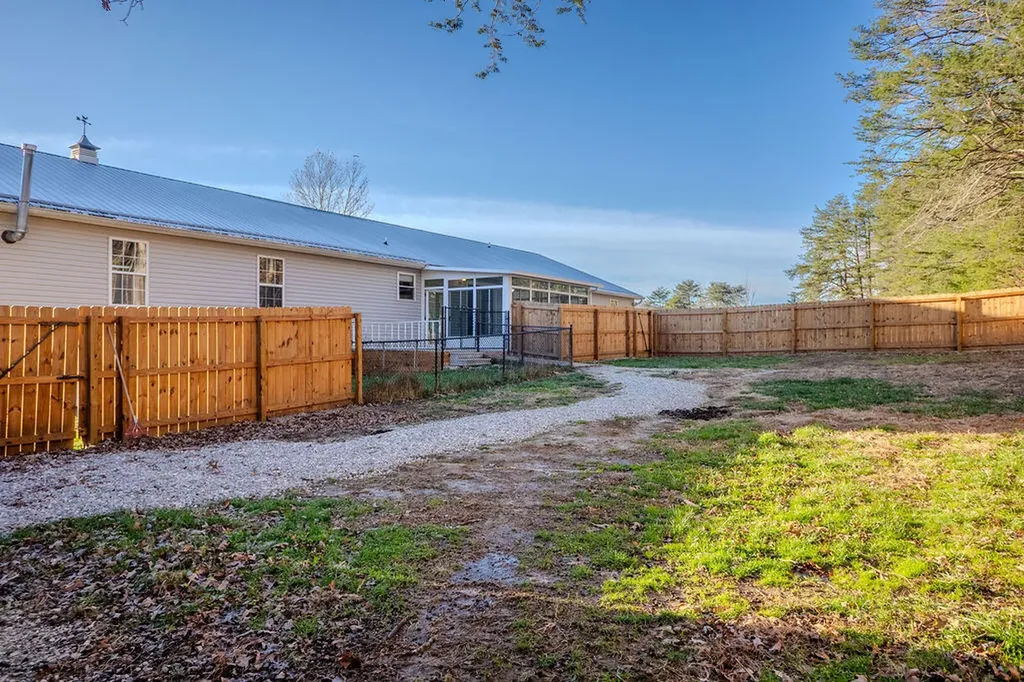 2649 Gabbard Road Berea KY 40403