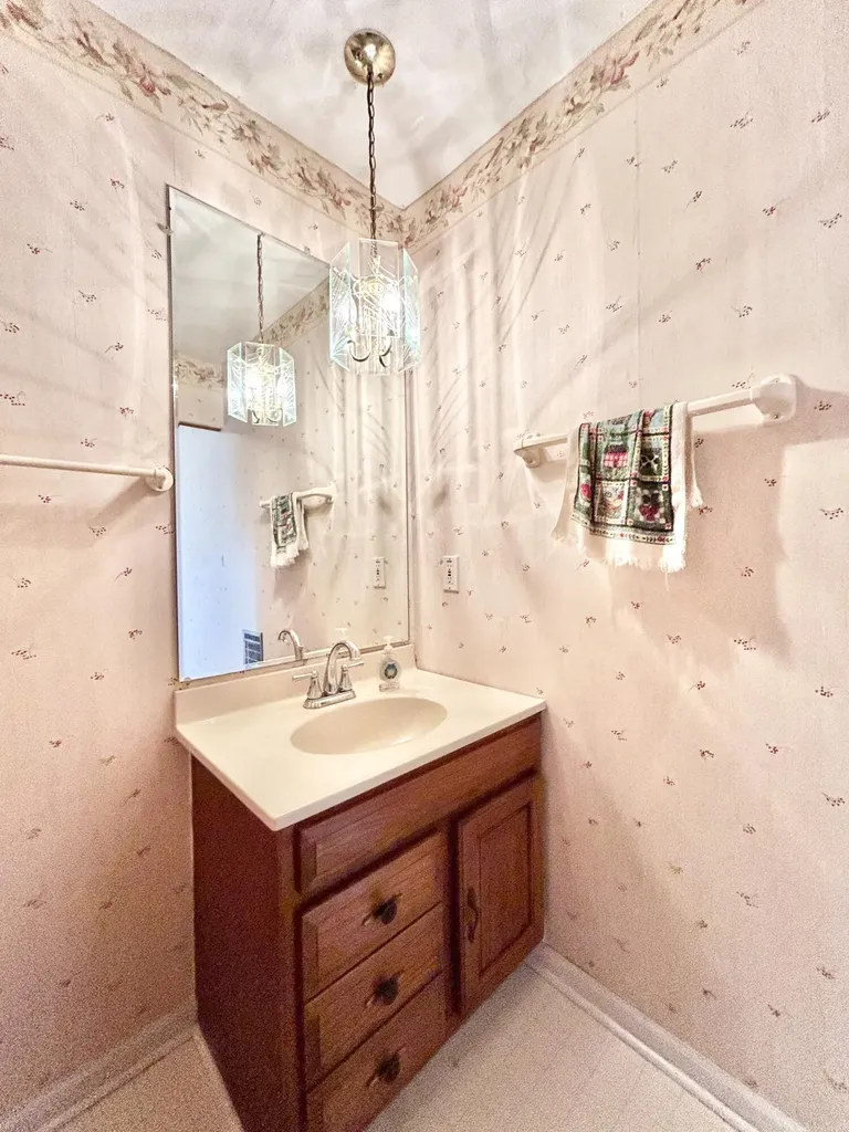 20 Maryland Avenue Monticello KY 42633