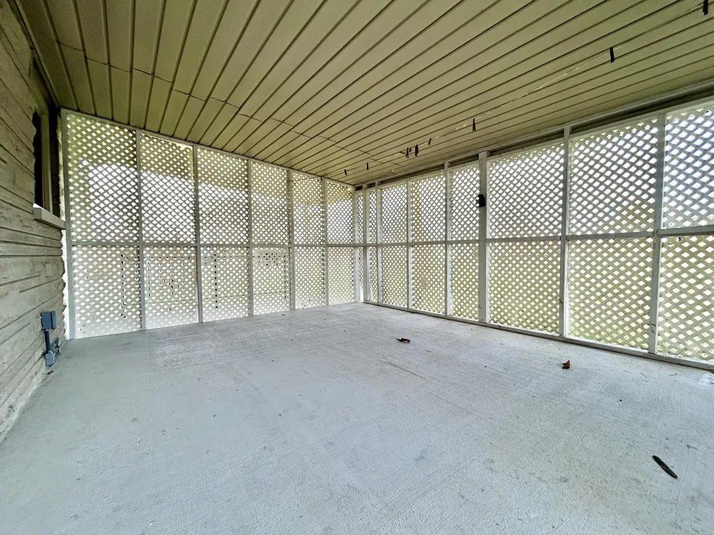 20 Maryland Avenue Monticello KY 42633