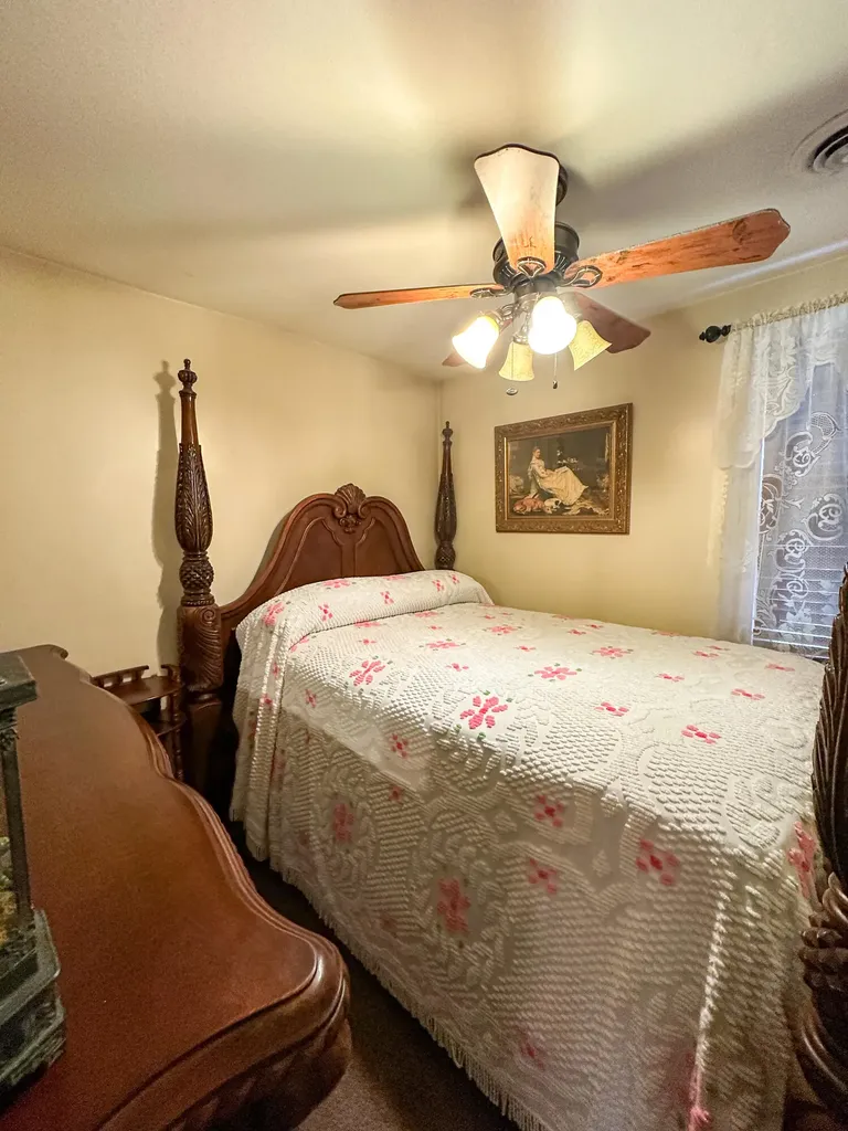 10806 406 Highway Roark KY 40979