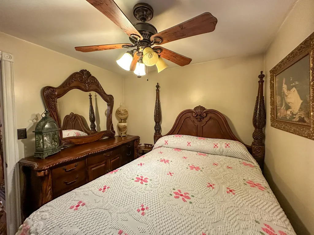 10806 406 Highway Roark KY 40979