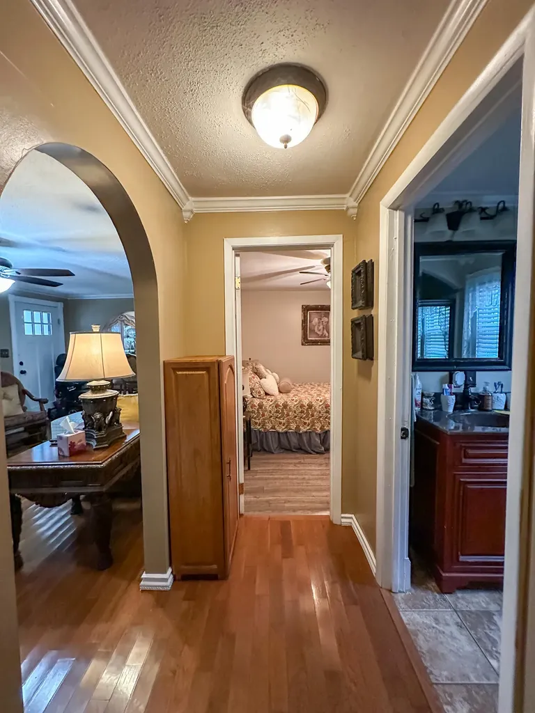 10806 406 Highway Roark KY 40979