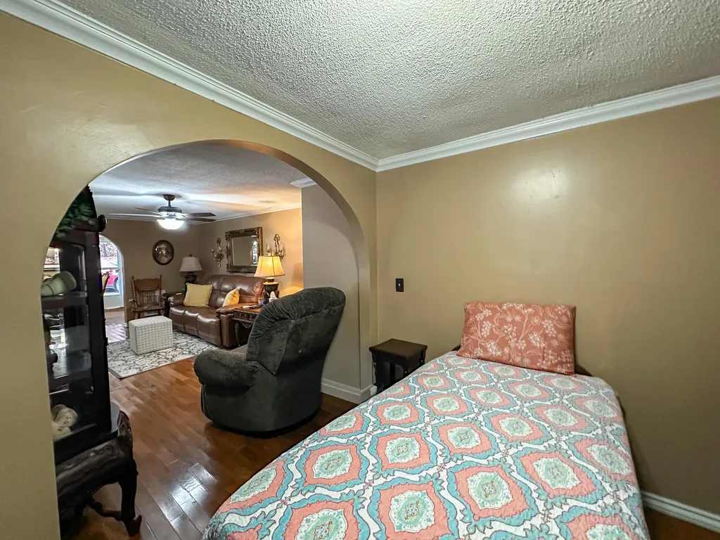 10806 406 Highway Roark KY 40979