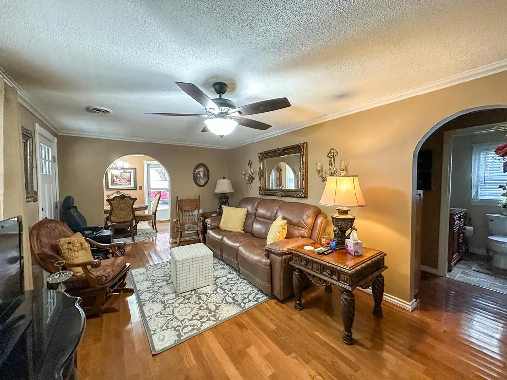 10806 406 Highway Roark KY 40979