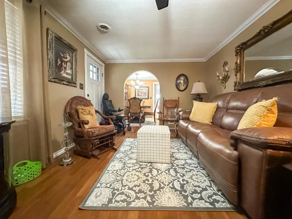10806 406 Highway Roark KY 40979