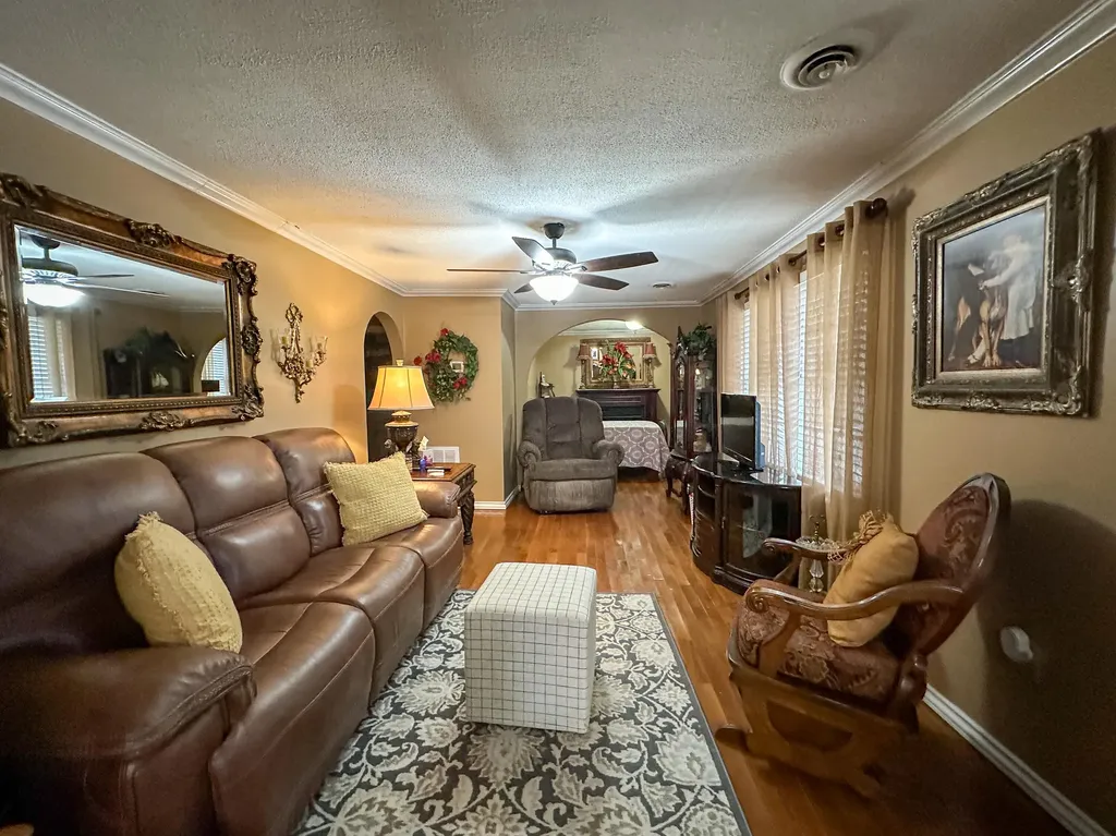 10806 406 Highway Roark KY 40979