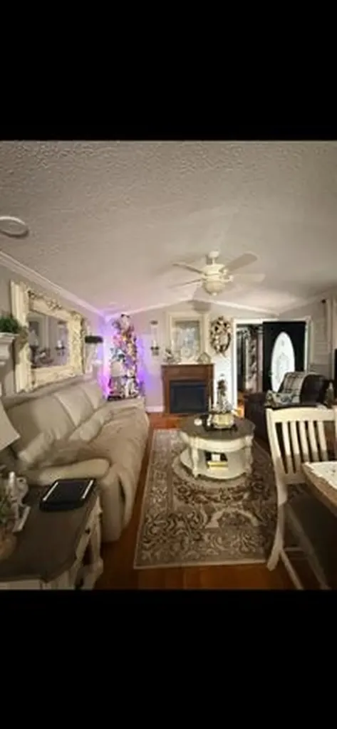 10806 406 Highway Roark KY 40979