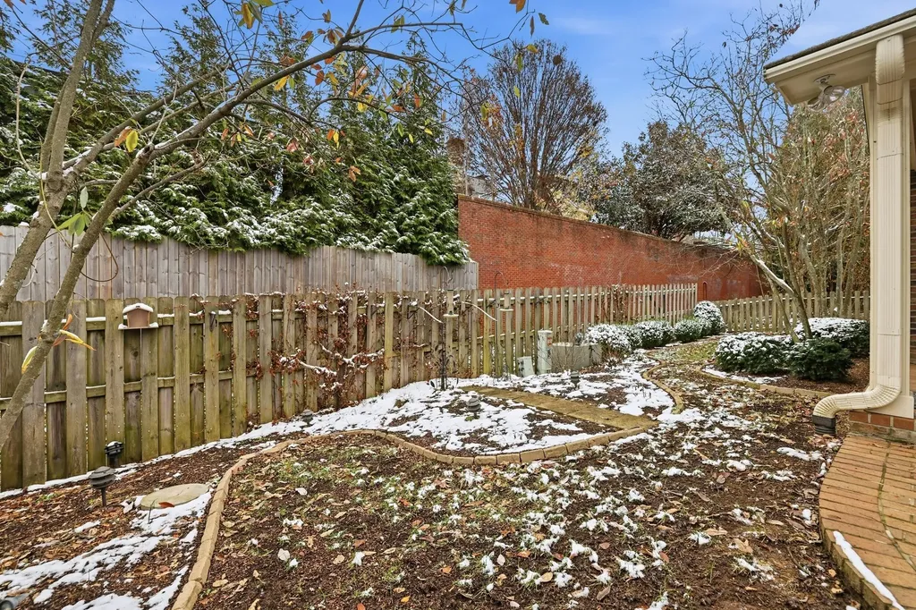 1205 Trumpeter Row Lexington KY 40502