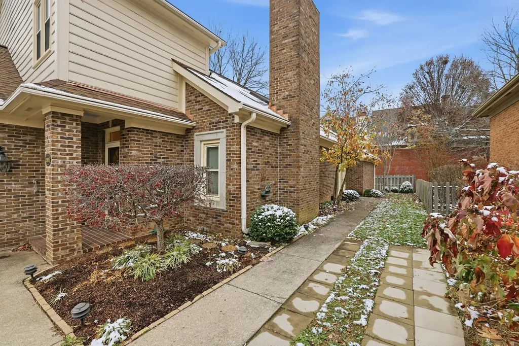1205 Trumpeter Row Lexington KY 40502