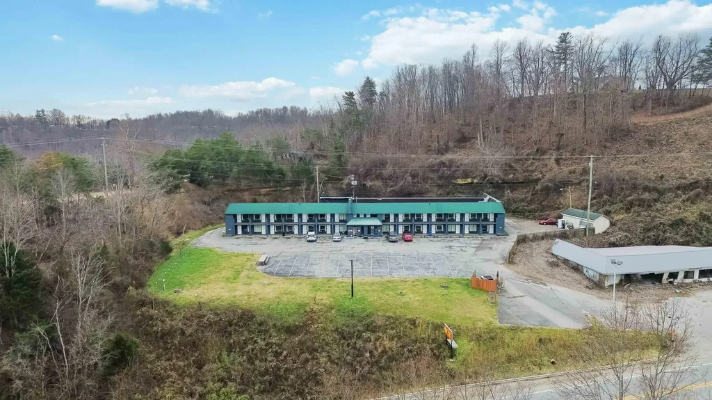 1798 S Wilderness Road Mt Vernon KY 40456