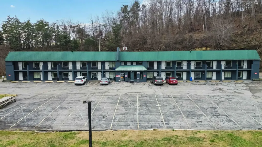 1798 S Wilderness Road Mt Vernon KY 40456