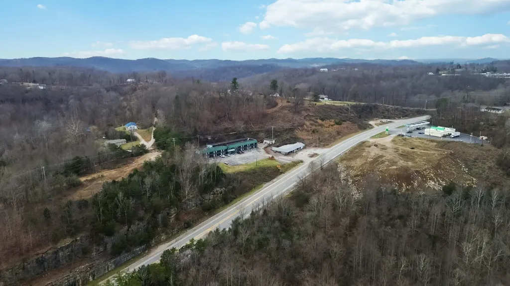 1798 S Wilderness Road Mt Vernon KY 40456