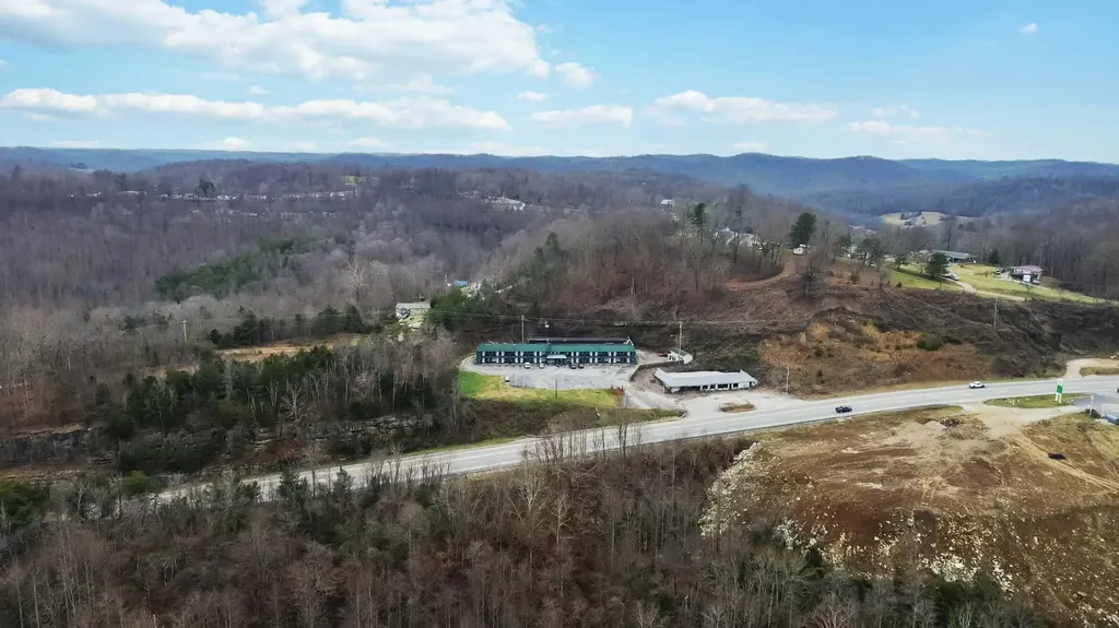 1798 S Wilderness Road Mt Vernon KY 40456