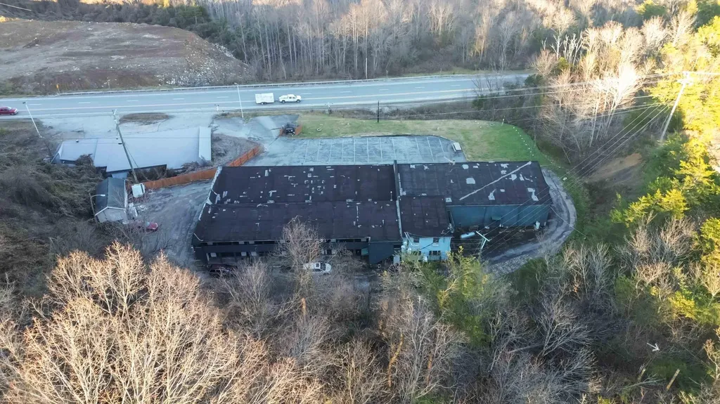 1798 S Wilderness Road Mt Vernon KY 40456