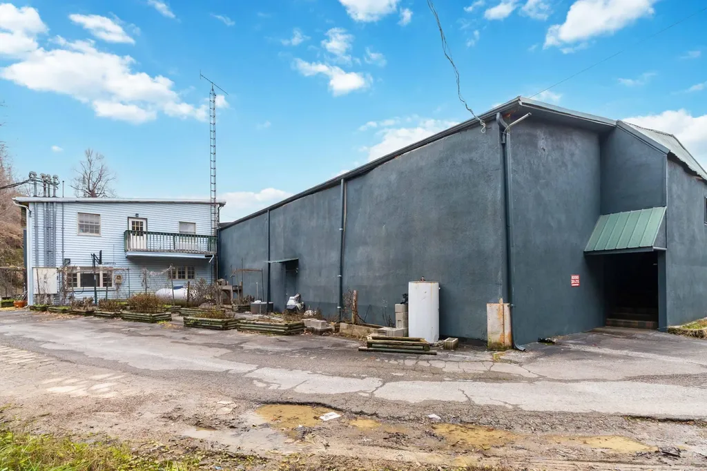 1798 S Wilderness Road Mt Vernon KY 40456