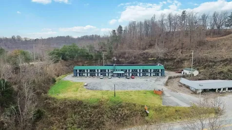 1798 S Wilderness Road Mt Vernon KY 40456