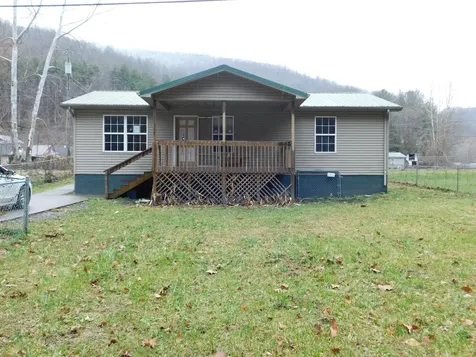 2139 KY-215 Evarts KY 40828