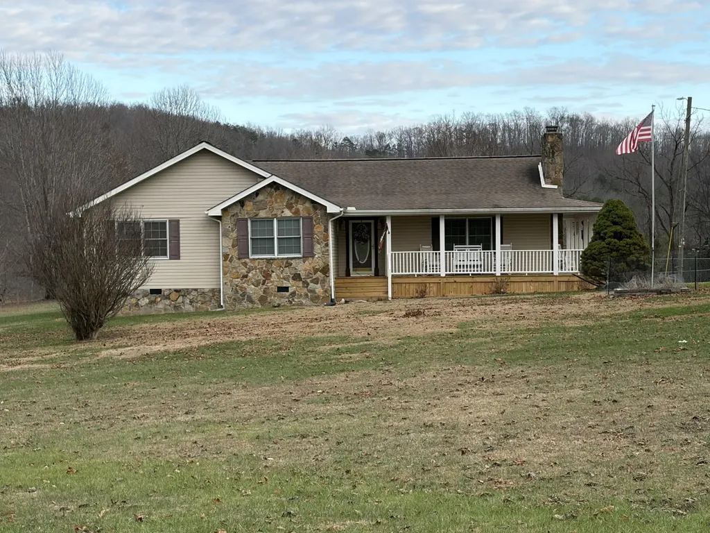 4302 E 904 Highway Williamsburg KY 40769